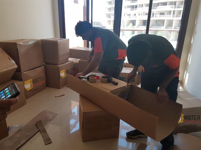 Preparing cartons for packing